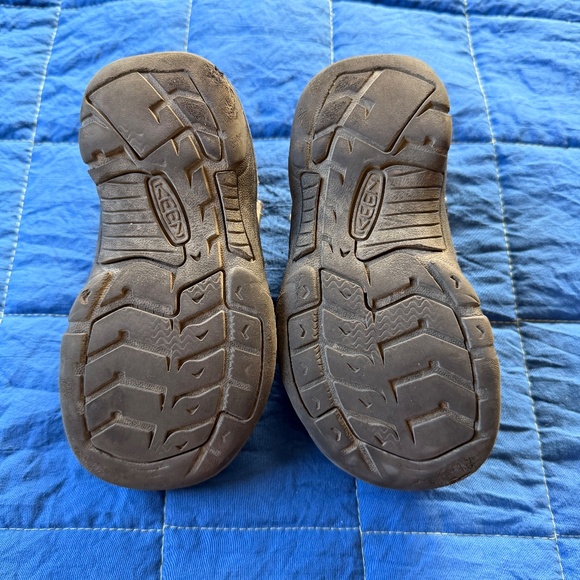 Kid’s Keen Hiking Sandals - Picture 4 of 4